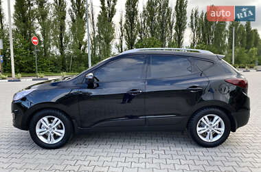 Внедорожник / Кроссовер Hyundai ix35 2010 в 