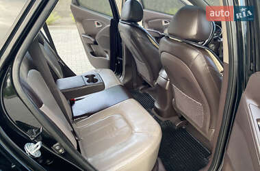Внедорожник / Кроссовер Hyundai ix35 2010 в 