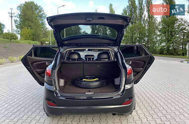 Внедорожник / Кроссовер Hyundai ix35 2010 в 
