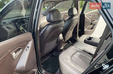 Внедорожник / Кроссовер Hyundai ix35 2010 в 