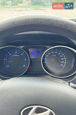 Внедорожник / Кроссовер Hyundai ix35 2011 в Краснограде