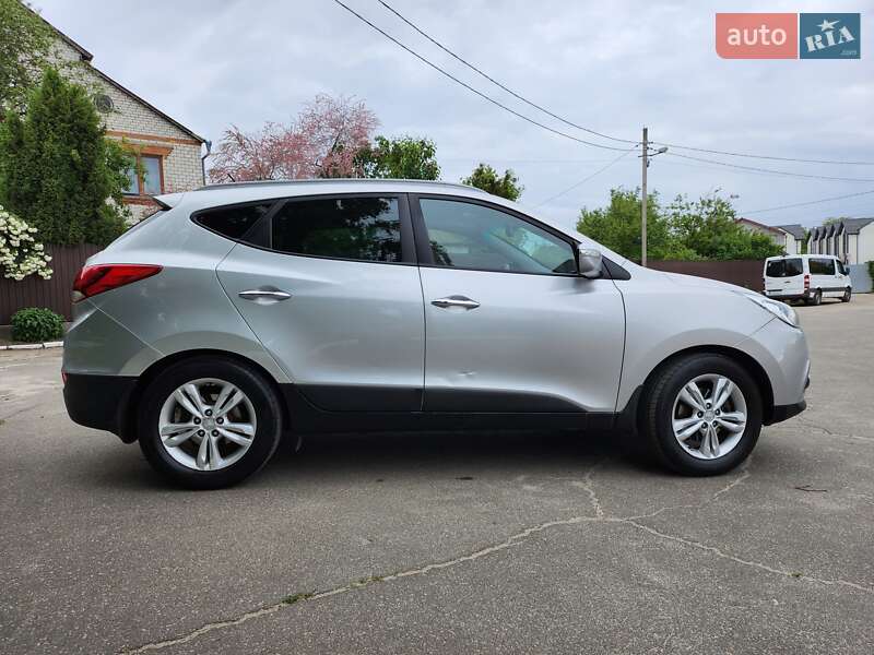 Позашляховик / Кросовер Hyundai ix35 2010 в Києві