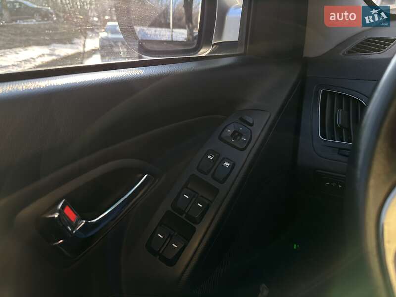 Позашляховик / Кросовер Hyundai ix35 2010 в Києві