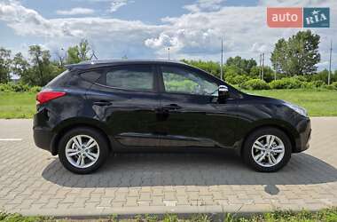 Внедорожник / Кроссовер Hyundai ix35 2012 в 