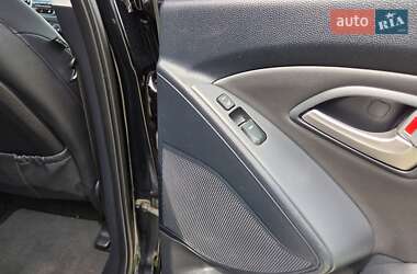 Внедорожник / Кроссовер Hyundai ix35 2012 в 