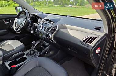 Внедорожник / Кроссовер Hyundai ix35 2012 в 