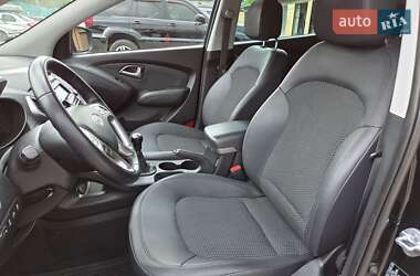 Внедорожник / Кроссовер Hyundai ix35 2011 в 