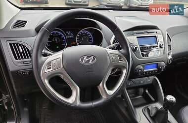 Внедорожник / Кроссовер Hyundai ix35 2011 в 