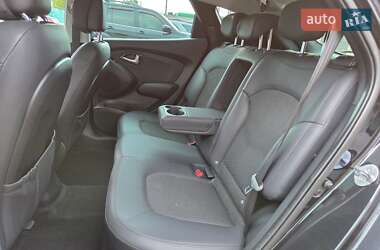 Внедорожник / Кроссовер Hyundai ix35 2011 в 