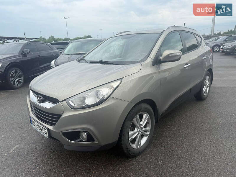 Позашляховик / Кросовер Hyundai ix35 2011 в 