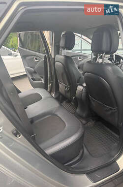 Позашляховик / Кросовер Hyundai ix35 2011 в 