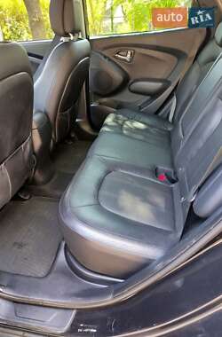 Внедорожник / Кроссовер Hyundai ix35 2012 в 