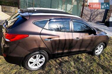 Внедорожник / Кроссовер Hyundai ix35 2012 в 