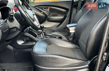 Позашляховик / Кросовер Hyundai ix35 2012 в 