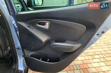 Позашляховик / Кросовер Hyundai ix35 2012 в 