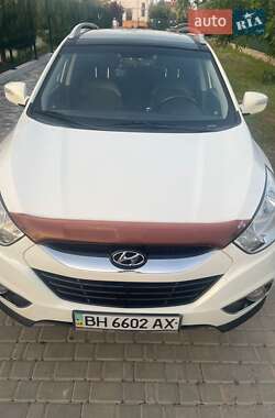Внедорожник / Кроссовер Hyundai ix35 2011 в 