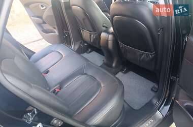 Внедорожник / Кроссовер Hyundai ix35 2013 в 