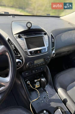 Позашляховик / Кросовер Hyundai ix35 2011 в 