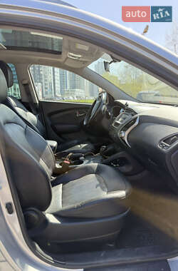 Позашляховик / Кросовер Hyundai ix35 2011 в 