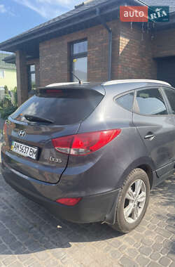 Внедорожник / Кроссовер Hyundai ix35 2010 в 