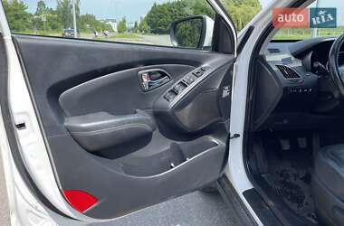 Внедорожник / Кроссовер Hyundai ix35 2011 в 