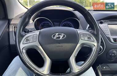 Внедорожник / Кроссовер Hyundai ix35 2011 в 
