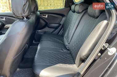 Внедорожник / Кроссовер Hyundai ix35 2012 в 