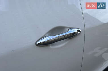 Внедорожник / Кроссовер Hyundai ix35 2012 в 