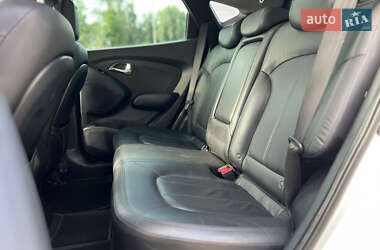 Внедорожник / Кроссовер Hyundai ix35 2012 в 