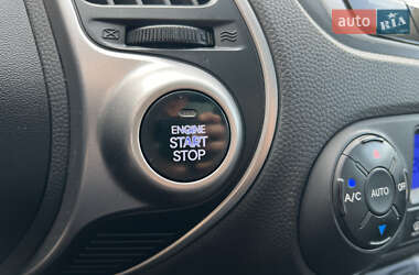 Внедорожник / Кроссовер Hyundai ix35 2012 в 