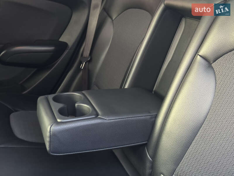 Позашляховик / Кросовер Hyundai ix35 2010 в Кам'янському