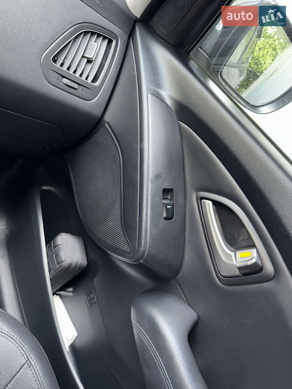 Позашляховик / Кросовер Hyundai ix35 2010 в Харкові