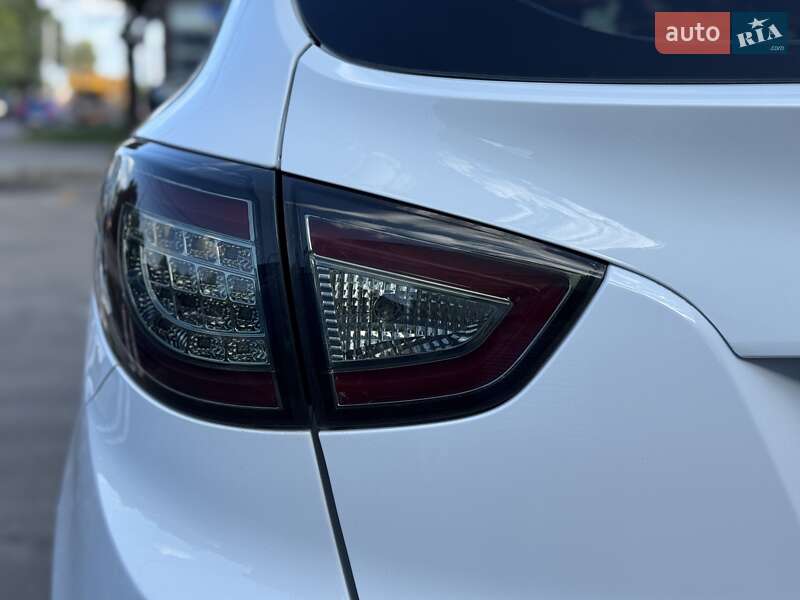 Позашляховик / Кросовер Hyundai ix35 2010 в Сумах