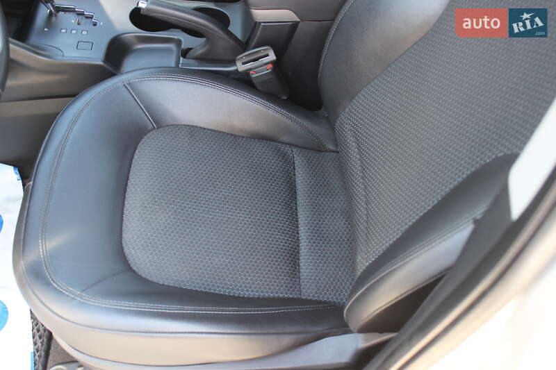 Позашляховик / Кросовер Hyundai ix35 2010 в Дніпрі фото 21 Позашляховик / Кросовер Hyundai ix35 2010 в Дніпрі