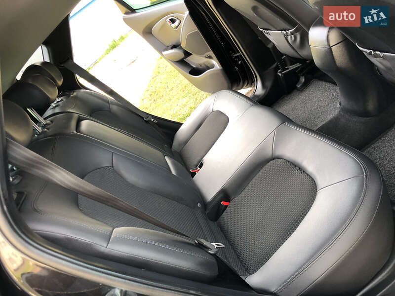 Позашляховик / Кросовер Hyundai ix35 2010 в Рівному