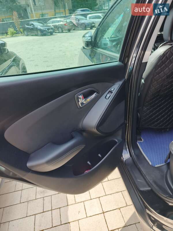 Внедорожник / Кроссовер Hyundai ix35 2010 в Виннице