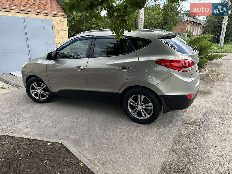 Внедорожник / Кроссовер Hyundai ix35 2011 в Харькове