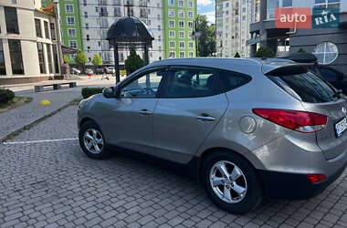 Внедорожник / Кроссовер Hyundai ix35 2010 в 