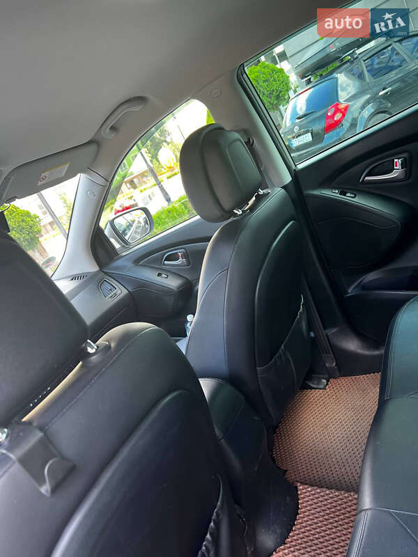 Внедорожник / Кроссовер Hyundai ix35 2010 в Ивано-Франковске