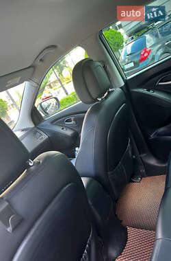 Внедорожник / Кроссовер Hyundai ix35 2010 в 