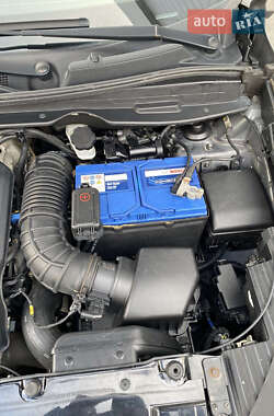 Позашляховик / Кросовер Hyundai ix35 2014 в 