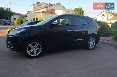 Внедорожник / Кроссовер Hyundai ix35 2010 в 