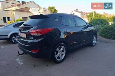 Внедорожник / Кроссовер Hyundai ix35 2010 в 