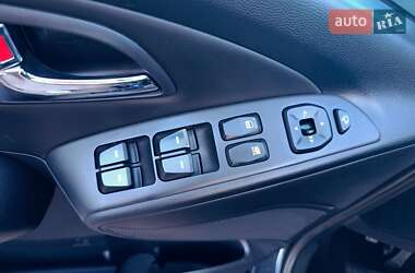 Внедорожник / Кроссовер Hyundai ix35 2010 в 