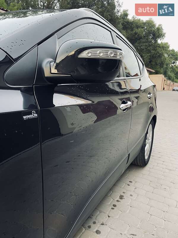 Внедорожник / Кроссовер Hyundai ix35 2010 в Каменец-Подольском