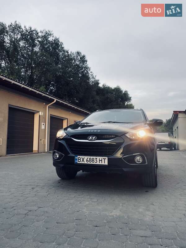 Внедорожник / Кроссовер Hyundai ix35 2010 в Каменец-Подольском
