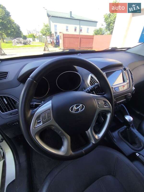 Внедорожник / Кроссовер Hyundai ix35 2012 в Луцке