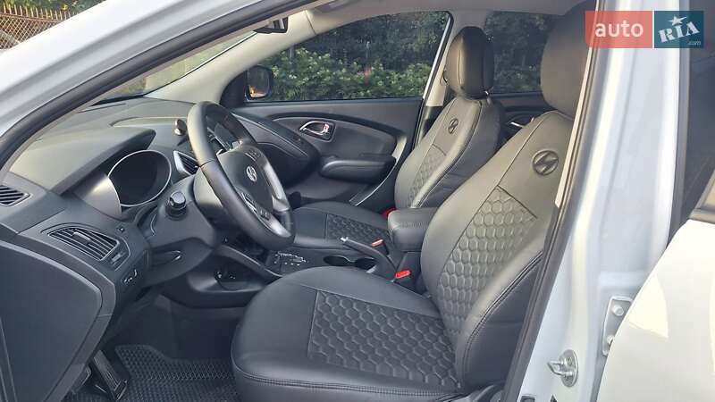 Внедорожник / Кроссовер Hyundai ix35 2010 в Виннице