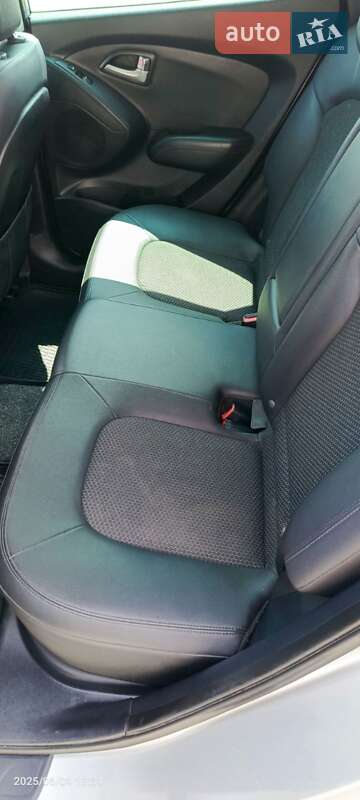 Позашляховик / Кросовер Hyundai ix35 2010 в Кам'янець-Подільському