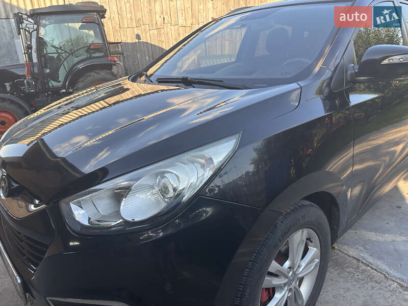 Внедорожник / Кроссовер Hyundai ix35 2011 в Старой Синяве